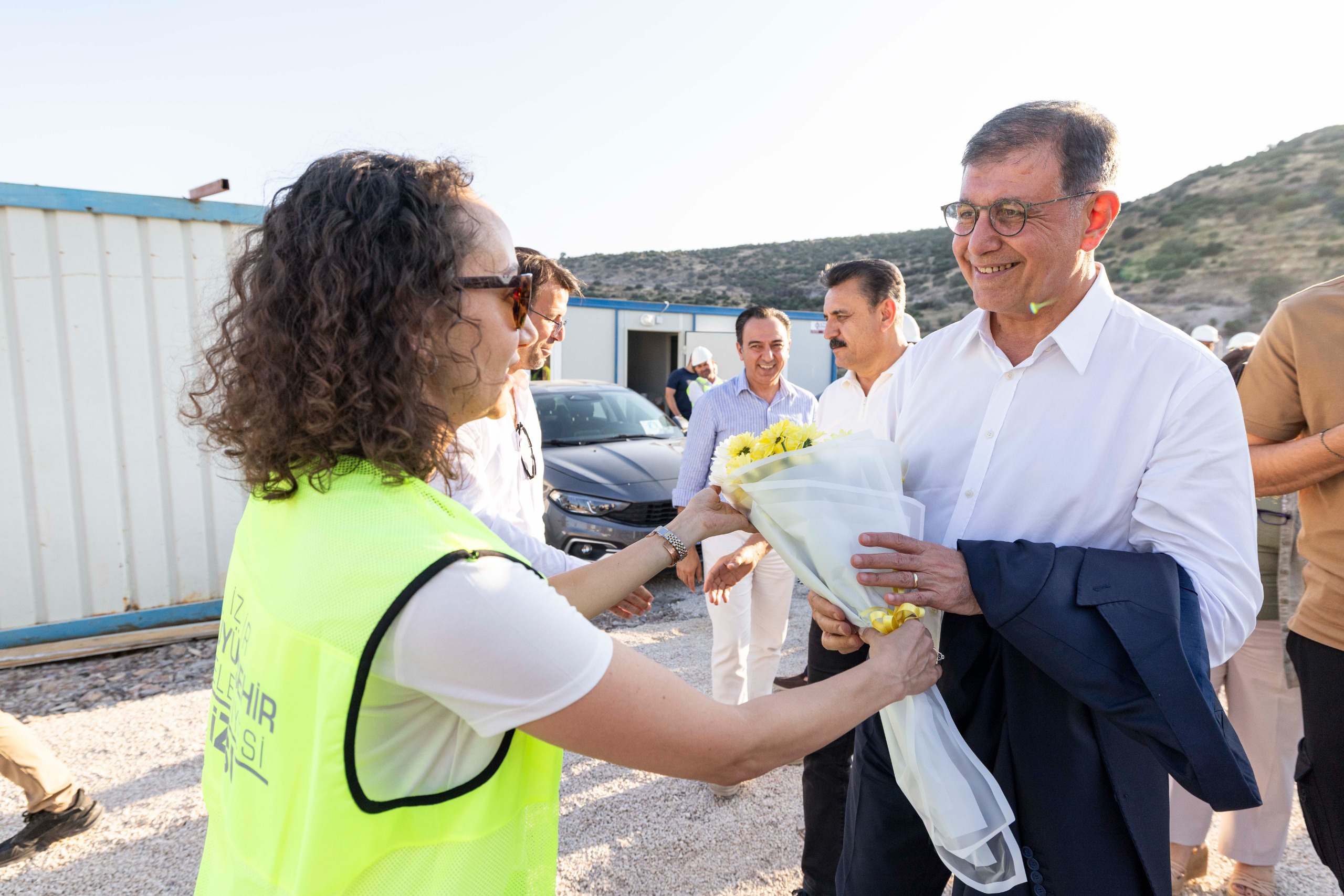 İzmir Büyükşehir Belediyesi, Dikili’nin çevre altyapısını güçlendirecek 1,5 milyar liralık