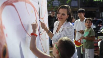 Karabağlar Belediyesi'nin mahalle kültürünü yeniden canlandırmak, kuşaklar arası dayanışmayı güçlendirmek
