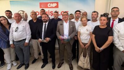 Özgür Özel'in Yeni Parti'yi ilan etmesinden sonra CHP Ödemiş'te toplu