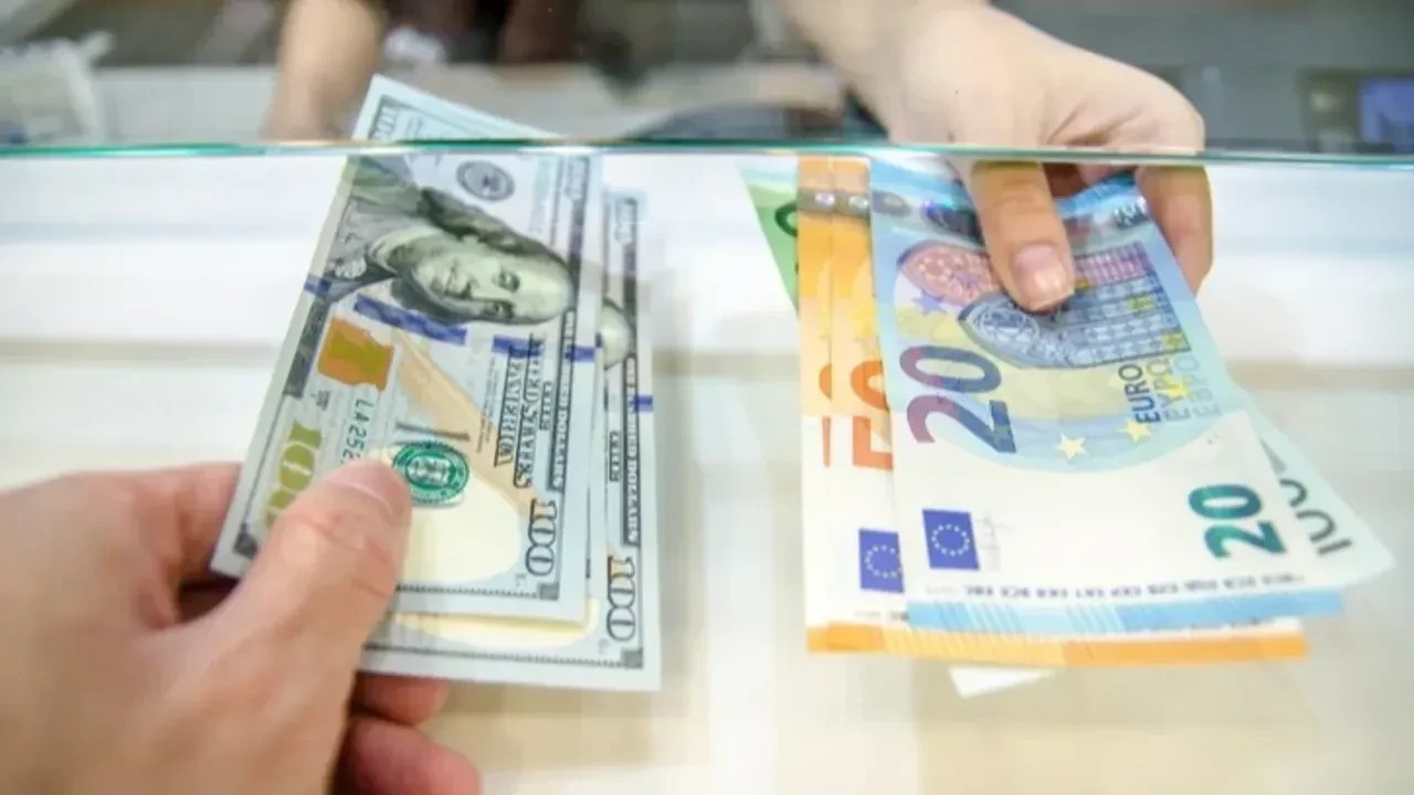 Döviz kurlarındaki hareketlilik 22 Ağustos 2026 tarihinde de devam ediyor.