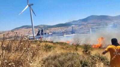 İzmir Aliağa’da otluk ve makilik alanda başlayan yangına hava ve