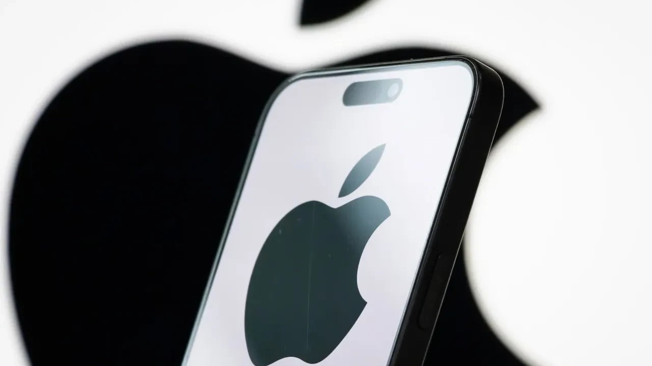 Apple, belirli iPhone kullanıcılarına paralı casus yazılım saldırısı riski bulunduğuna