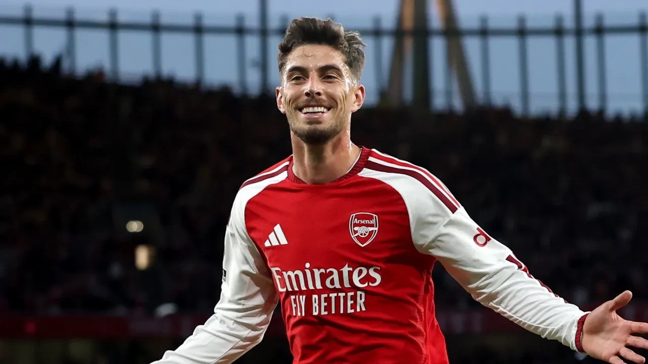 Emirates Stadı'nda oynanan Premier Lig açılış maçında Arsenal, Coventry City'yi