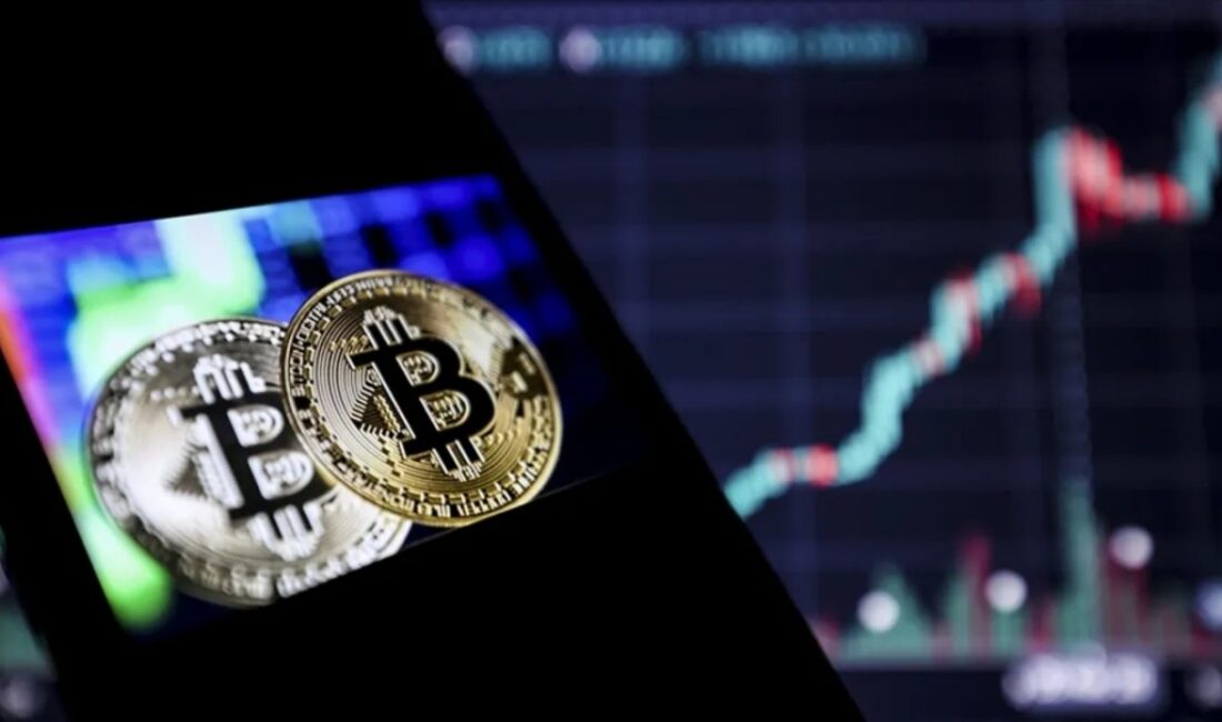 Bitcoin kısa sürede güçlü bir yükseliş kaydetti. Hareket, ABD makro