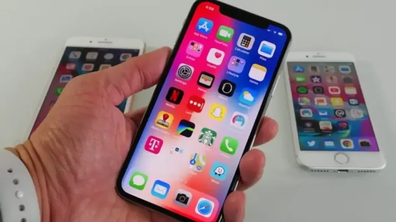 Apple, çentikli ekran ve Face ID dönemini başlatan iPhone X'i