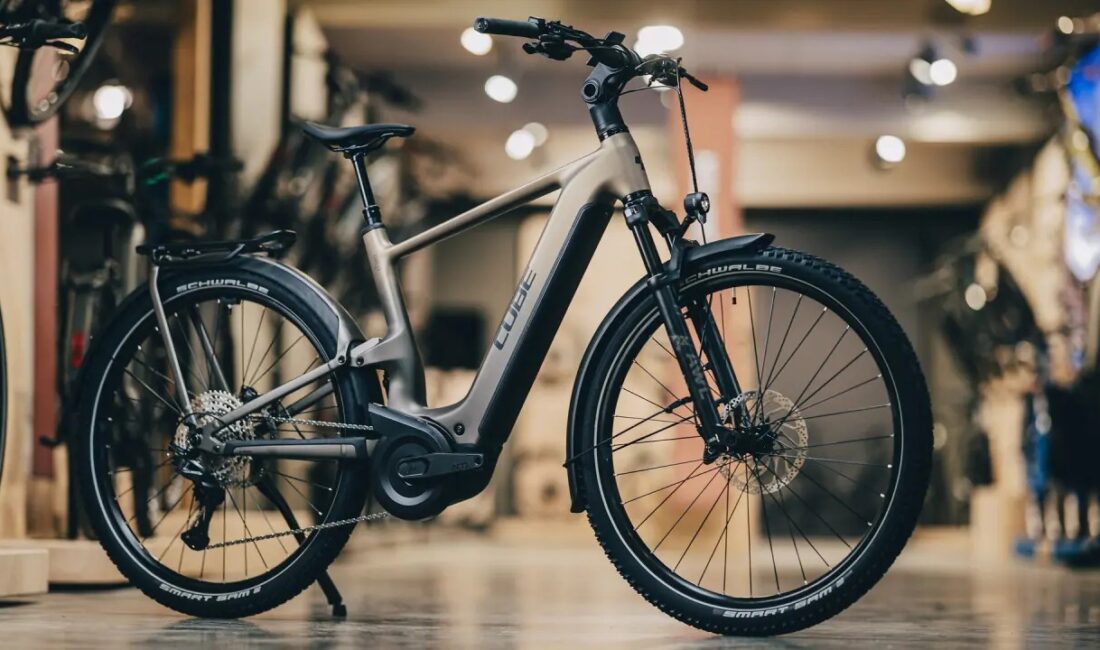 Cube, Nuride Hybrid ONE11 HPC SLX 800 modelini tanıttı. Uygun