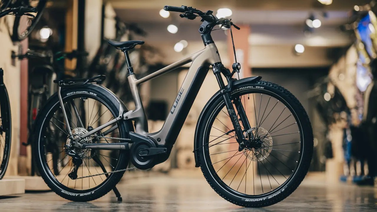 Cube, Nuride Hybrid ONE11 HPC SLX 800 modelini tanıttı. Uygun