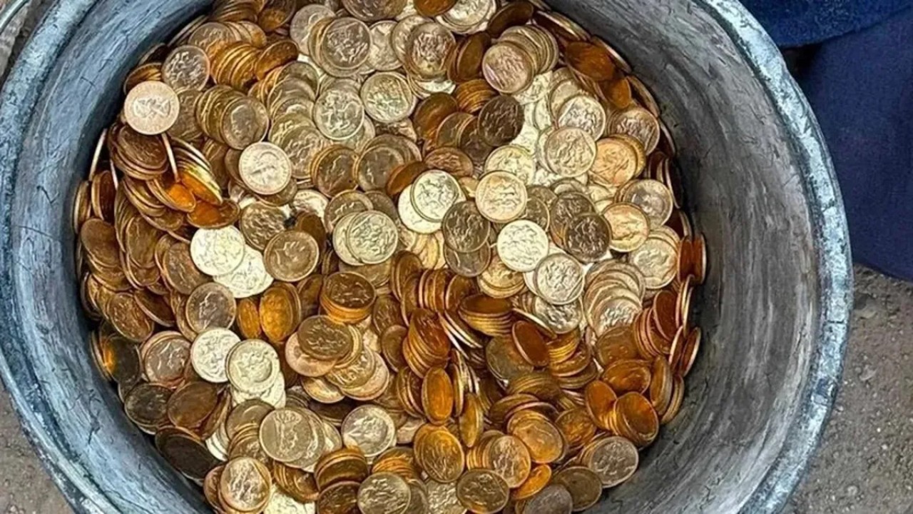 Tadilat yapan işçilerin bir binanın bodrum duvarında bulduğu altının değeri