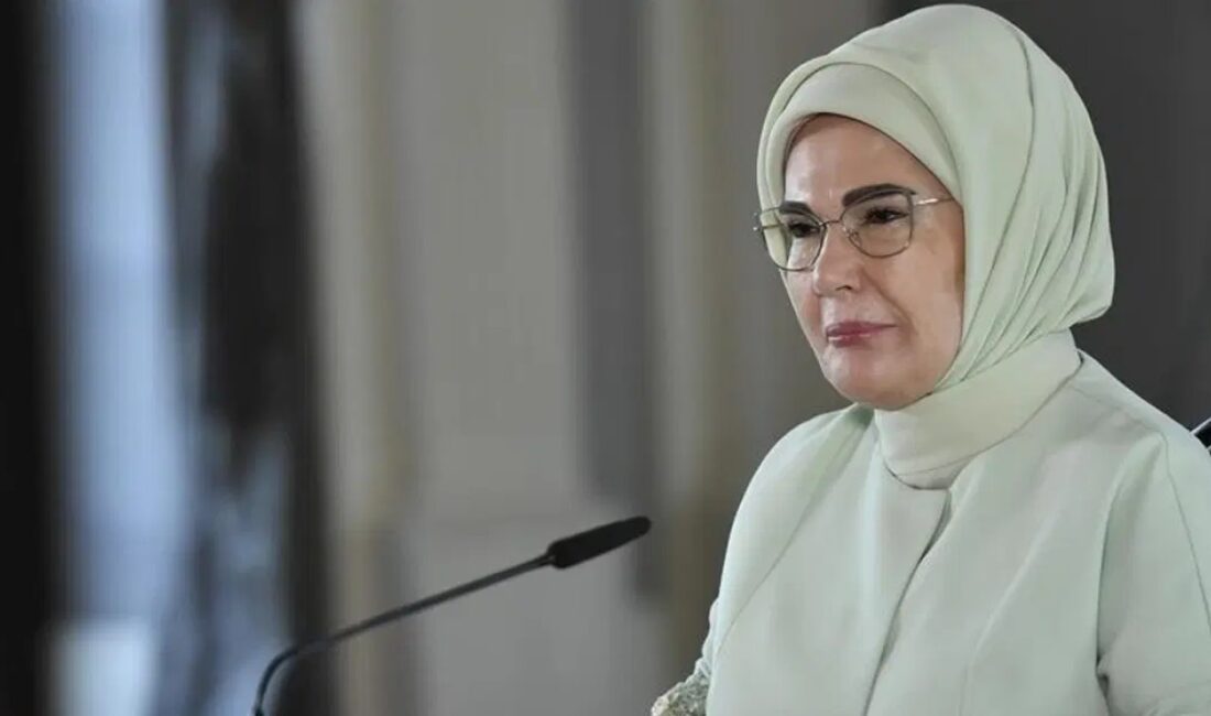 NTV'nin haberine göre Cumhurbaşkanı Recep Tayyip Erdoğan'ın eşi Emine Erdoğan