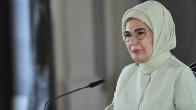 NTV'nin haberine göre Cumhurbaşkanı Recep Tayyip Erdoğan'ın eşi Emine Erdoğan