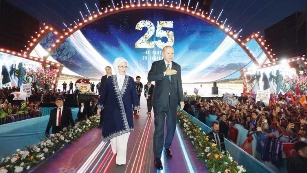Cumhurbaşkanı Tayyip Erdoğan, AK Parti'nin 25. kuruluş yıldönümünde yaptığı konuşmada