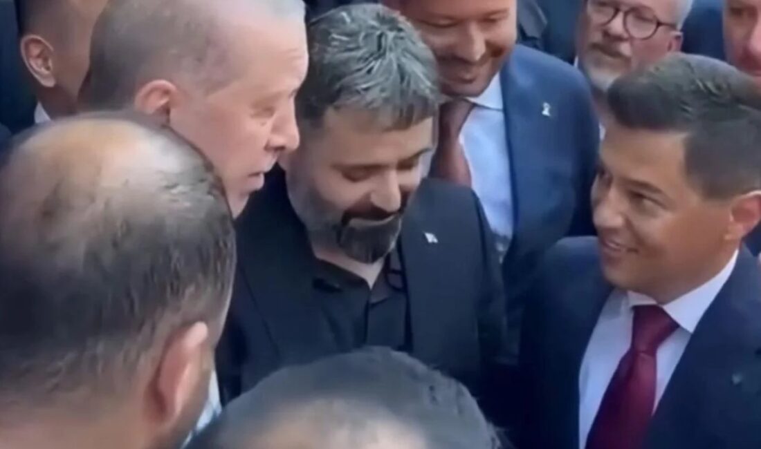 Cumhurbaşkanı Erdoğan, Muğla'nın Marmaris ilçesindeki Okluk Millet Camii'nde kılınan cuma