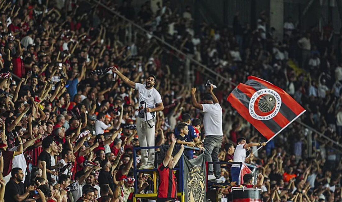 Süper Lig'in ilk haftasındaki Gençlerbirliği - Fenerbahçe karşılaşmasında küçük bir