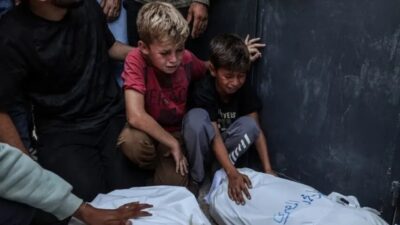 Deyr el-Belah'da bir evin avlusuna isabet eden insansız hava aracı