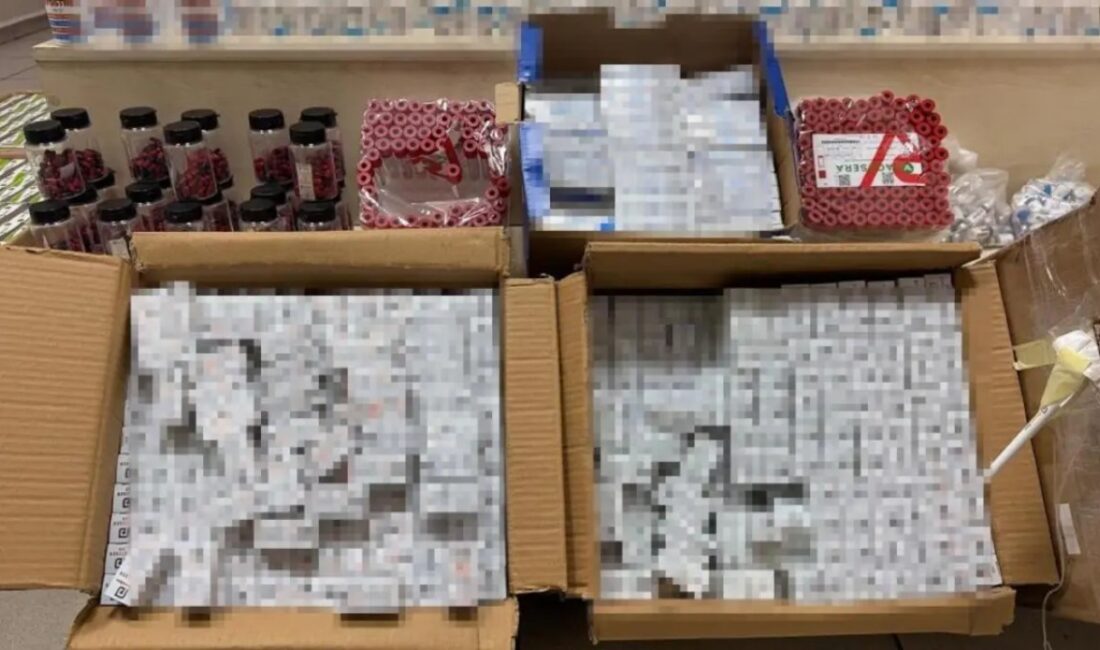 İzmir polisi, gümrük kaçağı steroid etken maddeli ilaçlara yönelik eş