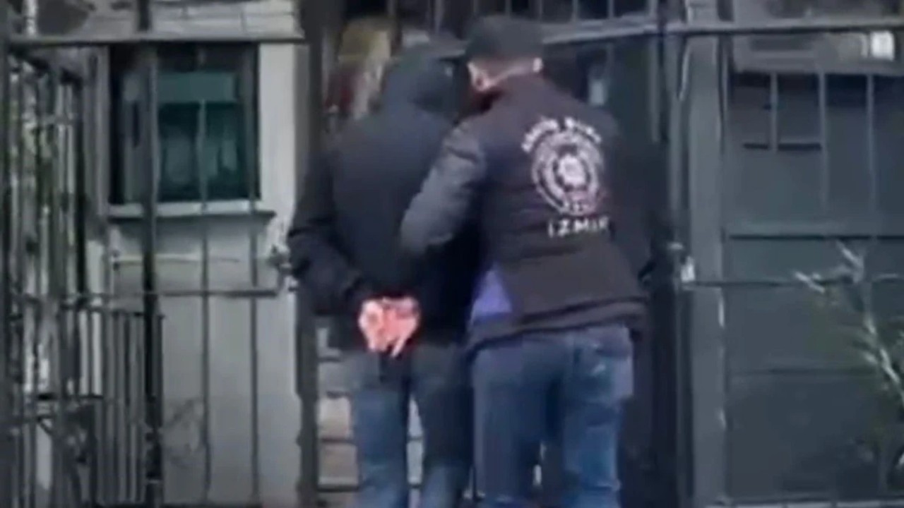 Konak'ta düzenlenen operasyonda bir firari yakalandı; kişi adli makamlara sevk