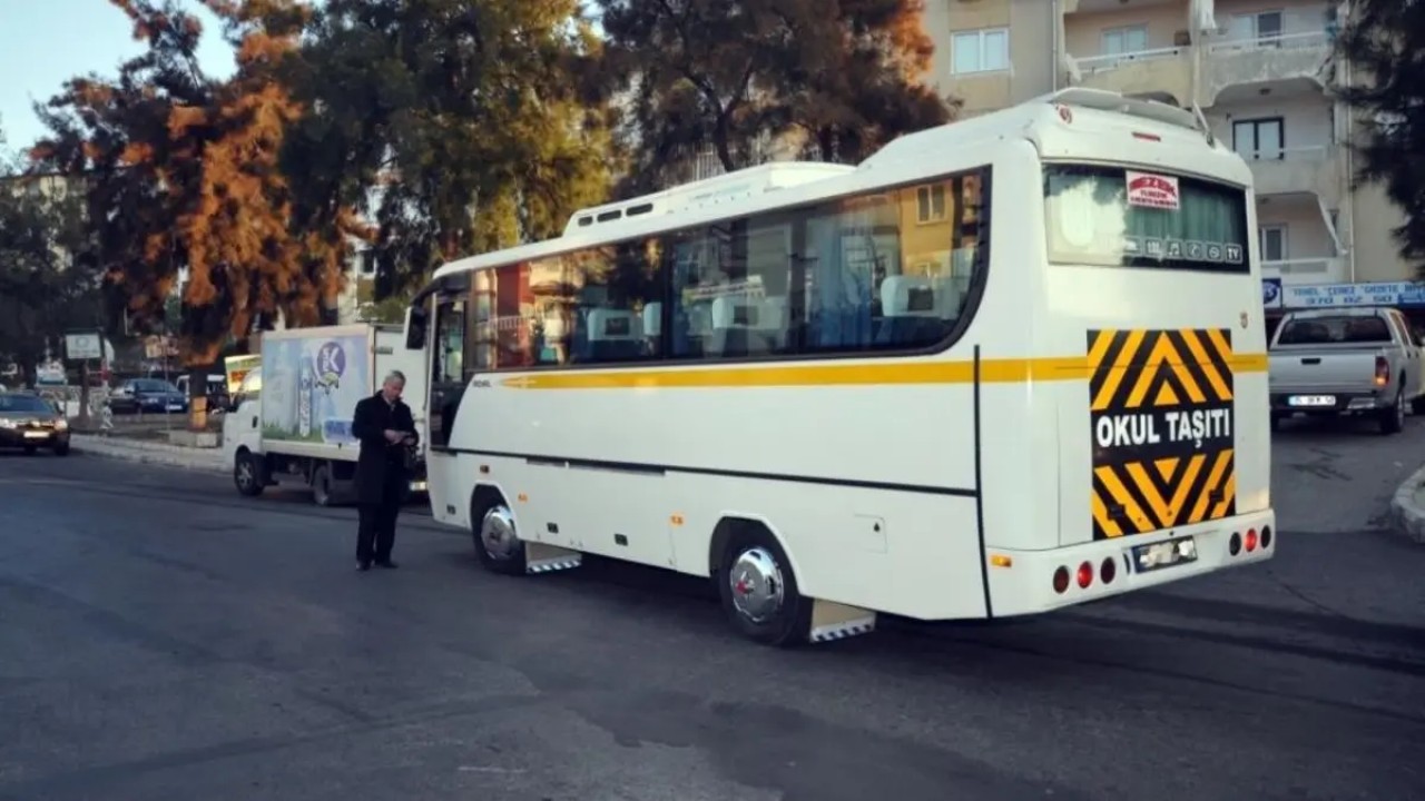 İzmir Büyükşehir Belediye Meclisinde oy birliğiyle alınan kararla servis taşımacılığı