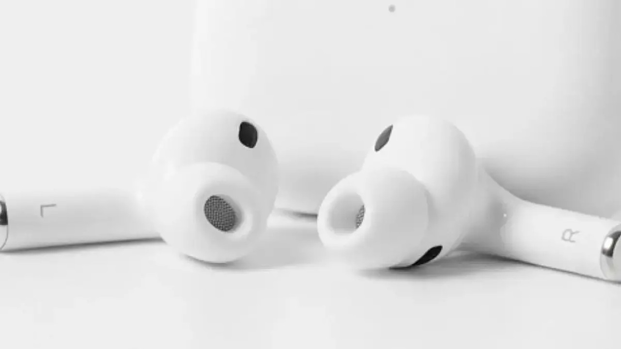 CNN Türk'ün haberine göre, kameralı ve yapay zekâ özellikli AirPods