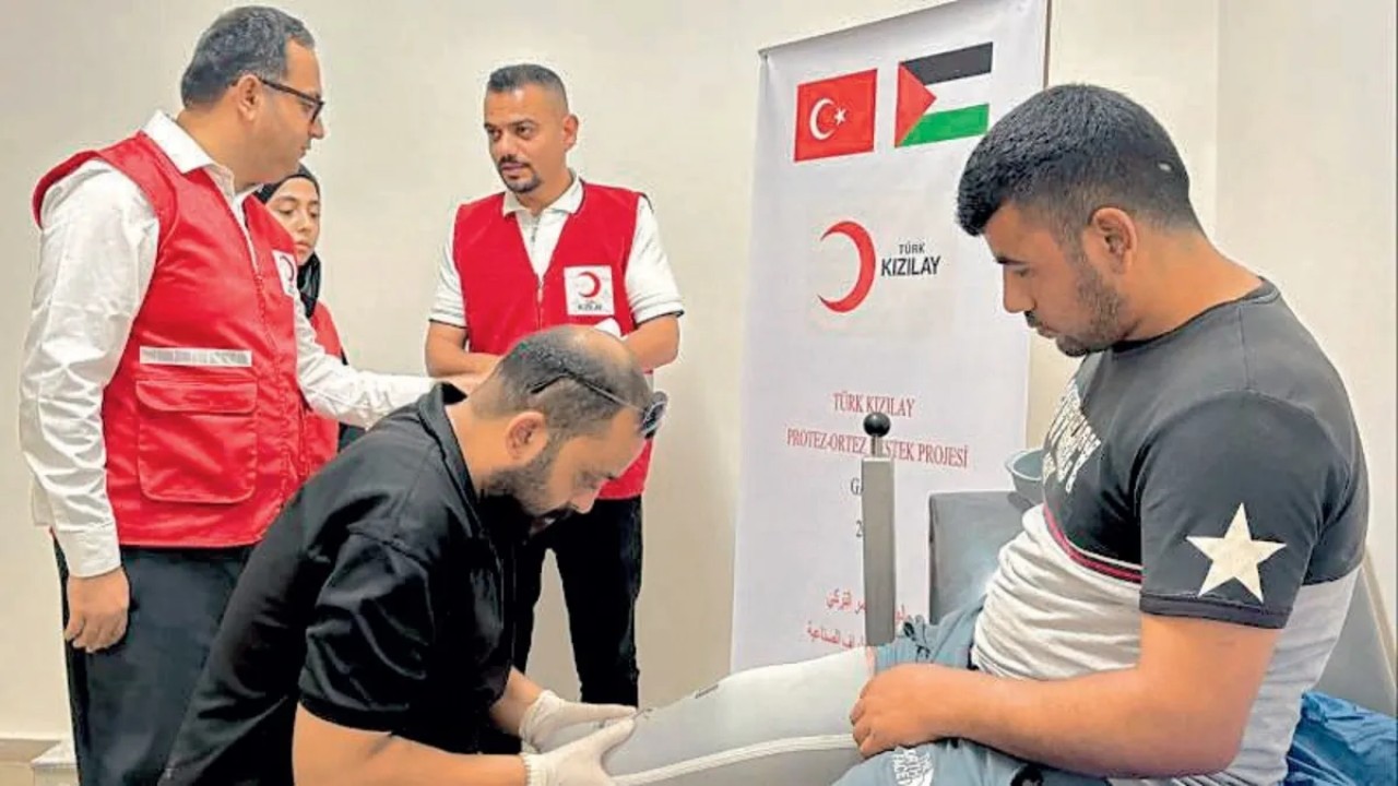 Gazze'de saldırılar sonucu uzuv kaybı yaşayanlara protez ve ortez desteği