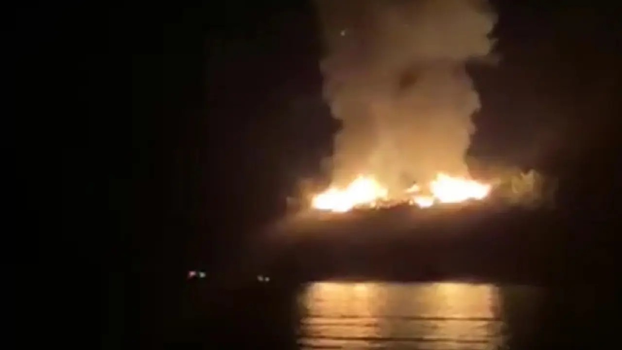 Muğla'nın Marmaris ilçesi Gökağaç mevkisinde gece orman yangını çıktı. Ekipler