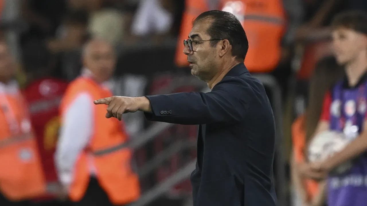 Gençlerbirliği, Trendyol Süper Lig'in ilk haftasında sahasında Fenerbahçe'yi 2-1 mağlup