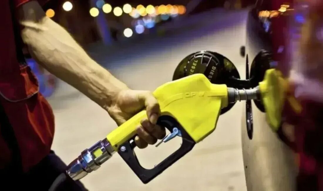 Petrol fiyatlarındaki yükseliş nedeniyle motorine 2,92 TL zam geldi. Zam