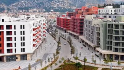 Çevre, Şehircilik ve İklim Değişikliği Bakanı Murat Kurum, Atatürk Caddesi'nde