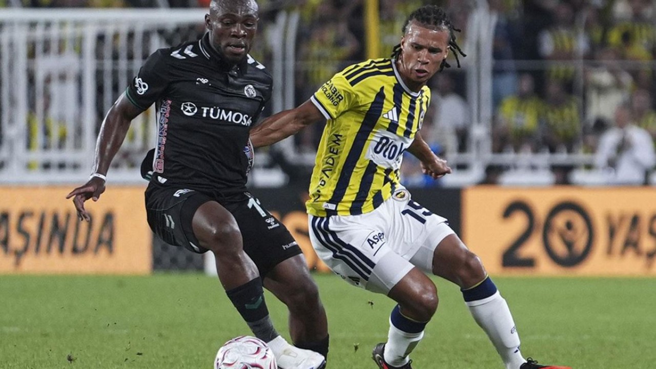 Fenerbahçe'de Nathan Ake, Konyaspor karşılaşmasında beklentilerin altında kaldı. Hollandalı futbolcu