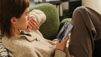 Oppo, katlanmayan geniş ekranlı bir konsept paylaştı. Paylaşılan materyaller, akıllı