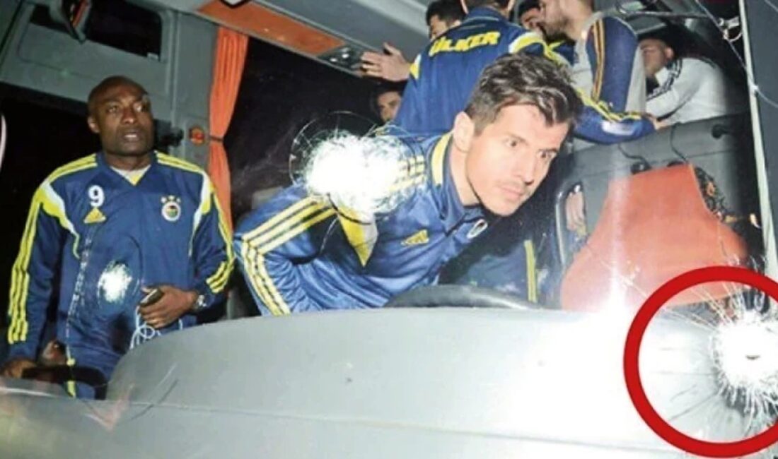 4 Nisan 2015'te Rize'de oynanan maçın ardından Fenerbahçe kafilesini taşıyan