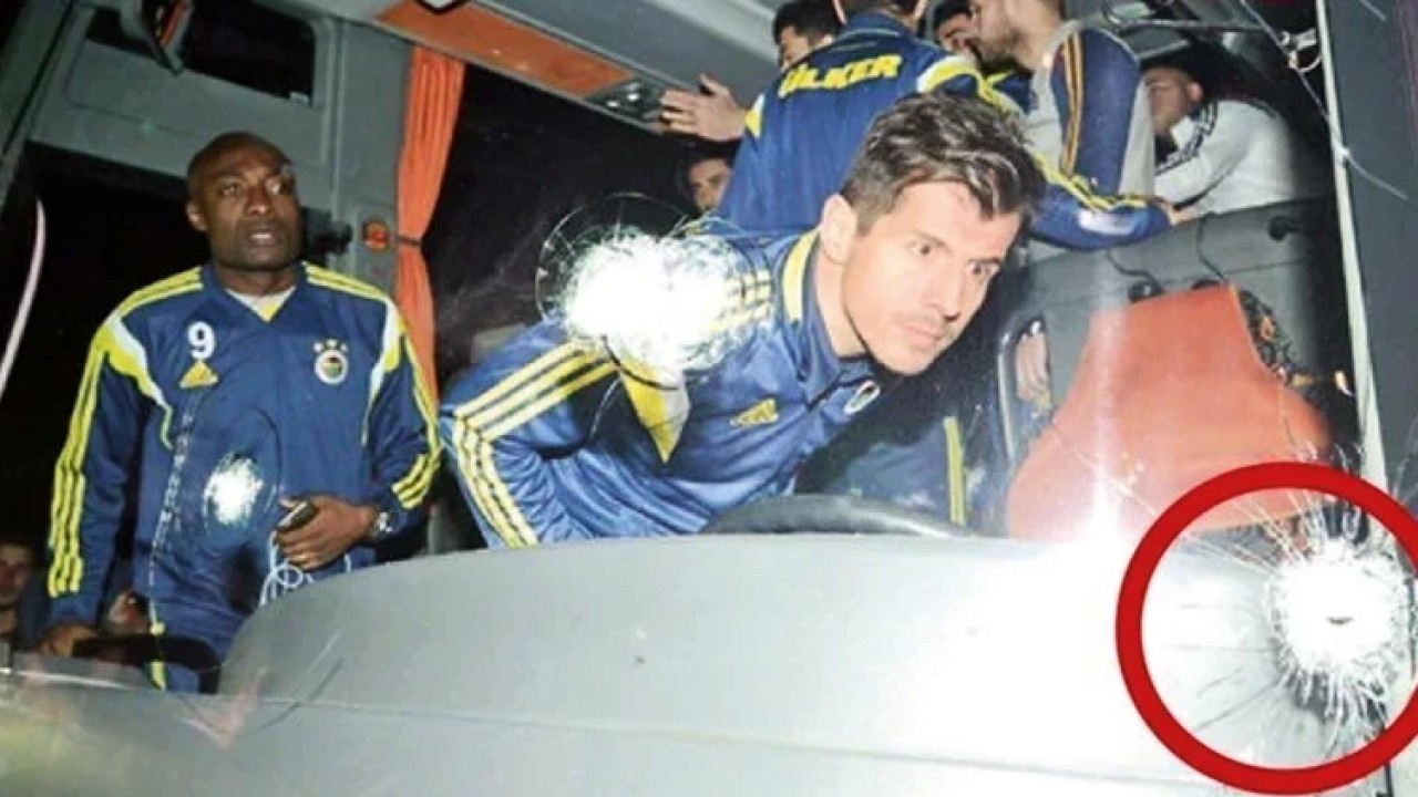 4 Nisan 2015'te Rize'de oynanan maçın ardından Fenerbahçe kafilesini taşıyan