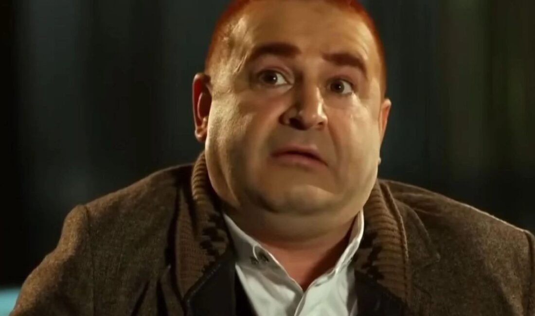 Ünlü oyuncu Şafak Sezer, manikür yaptırırken görüntülendi. Fotoğraflarda belirgin kilo