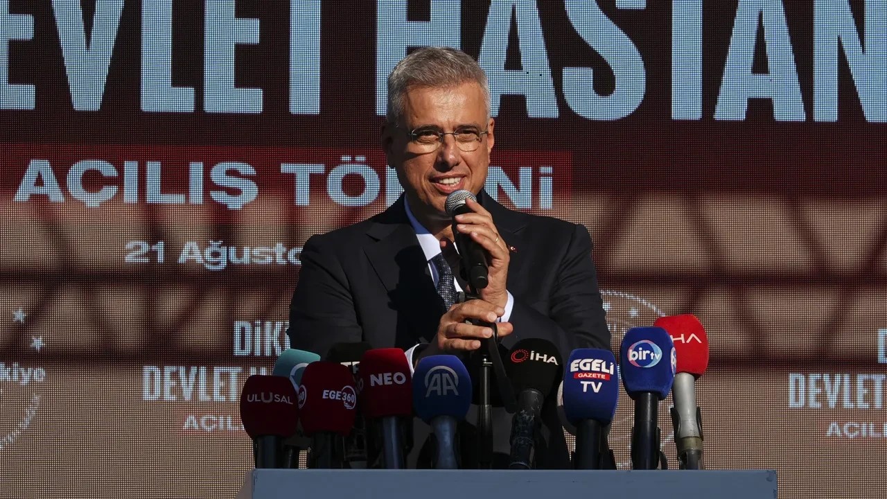 Dikili Devlet Hastanesi açılış töreninde konuşan Sağlık Bakanı Kemal Memişoğlu,