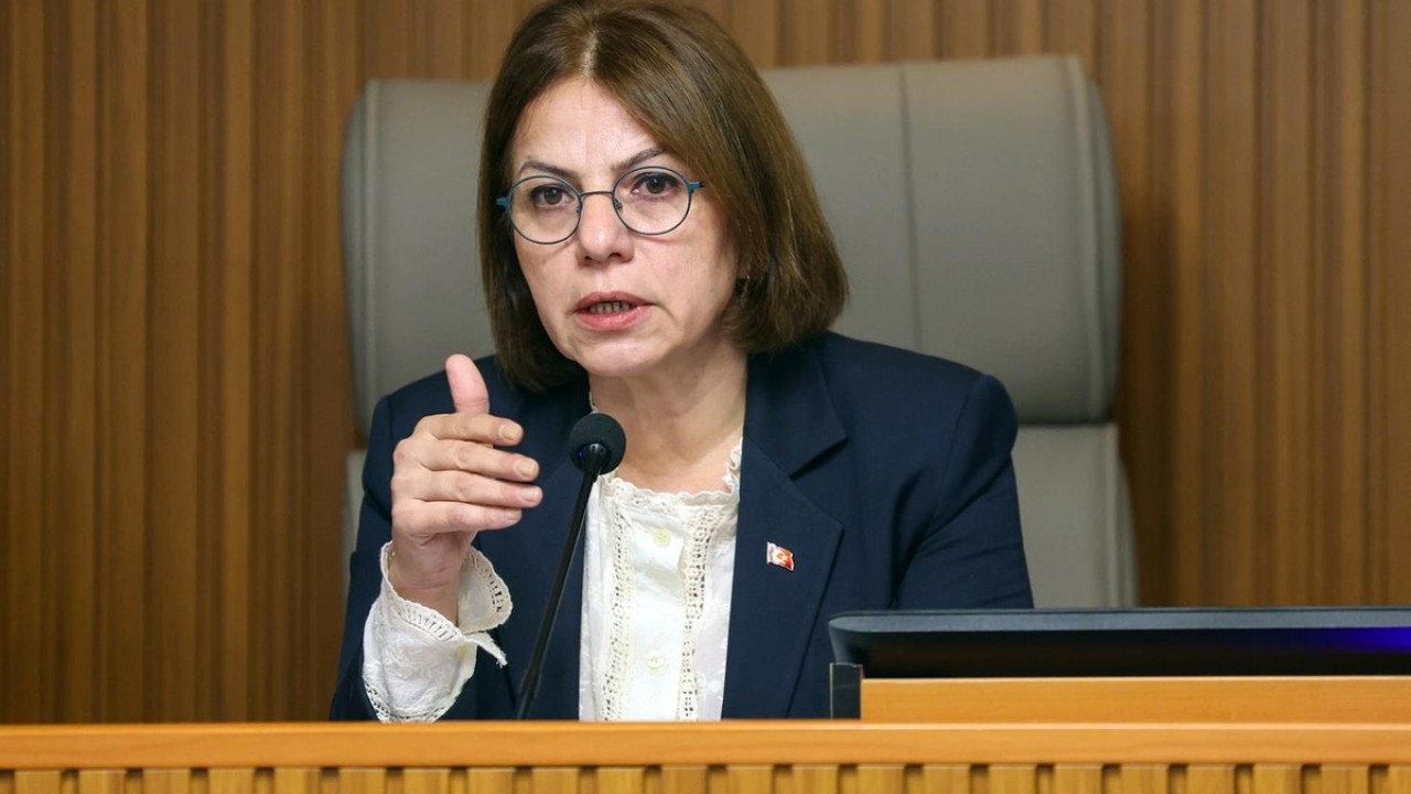 Maltepe Belediye Başkanı Esin Köymen, çeyrek asır üyesi olduğu CHP'den