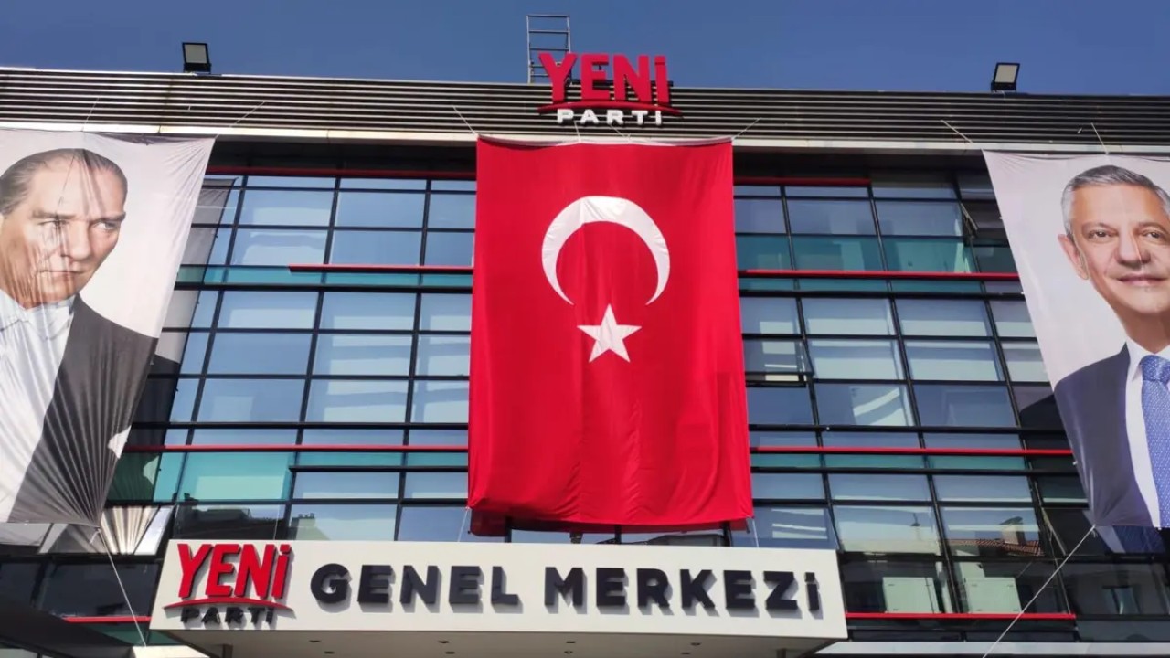 Maltepe Belediye Başkanı Esin Köymen, Cumhuriyet Halk Partisi'nden istifa ederek